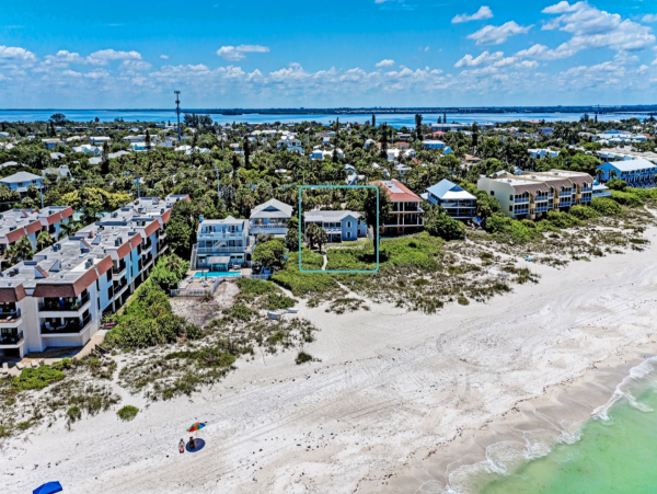 Beachfront Holmes Beach Vacation Home Sleeps 12 Guests