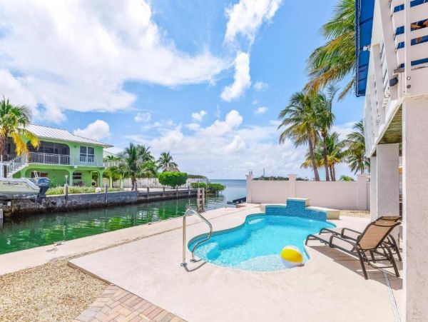 Marathon Vacation Home Three Bedroom Water Views