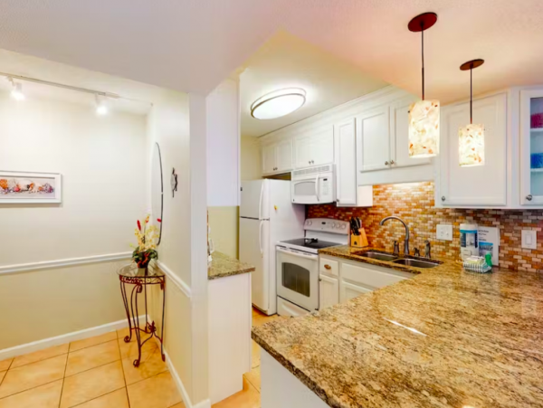 2 Bedroom Condo with Ocean Views