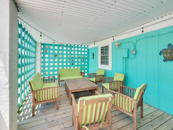 Navarre Beach Five Bedroom Vacation Home Sleeps 14