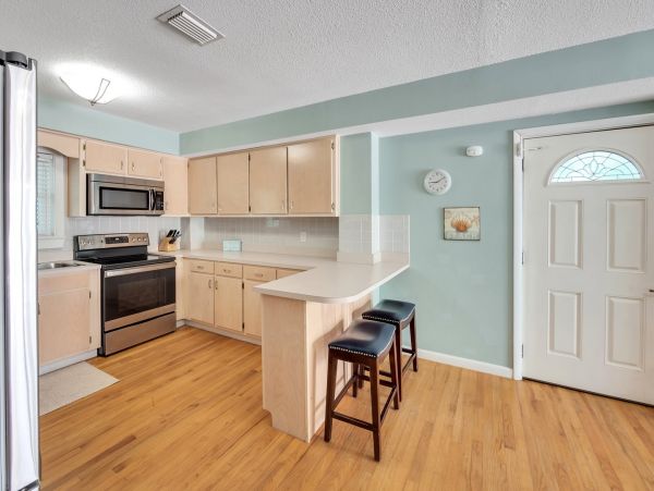 Navarre Beach Five Bedroom Vacation Home Sleeps 14