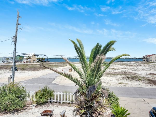 Navarre Beach Five Bedroom Vacation Home Sleeps 14