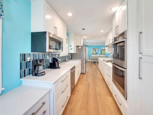 Navarre Beach Five Bedroom Vacation Home Sleeps 14