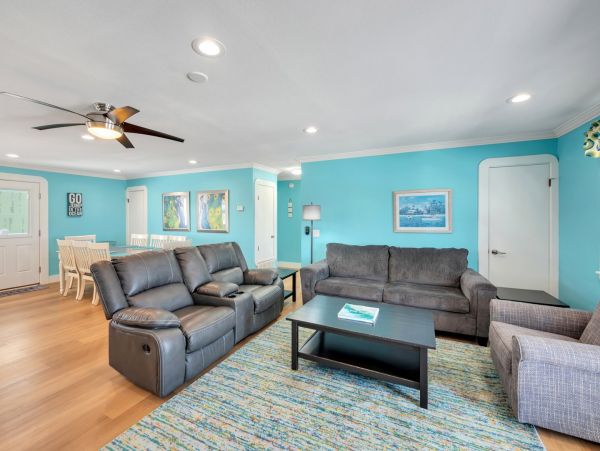 Navarre Beach Five Bedroom Vacation Home Sleeps 14