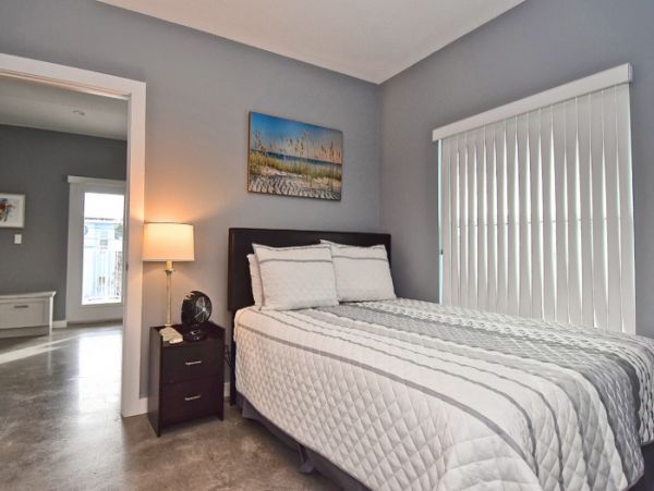 Partial Views Siesta Key Vacation Condo Sleeps 11 Guests