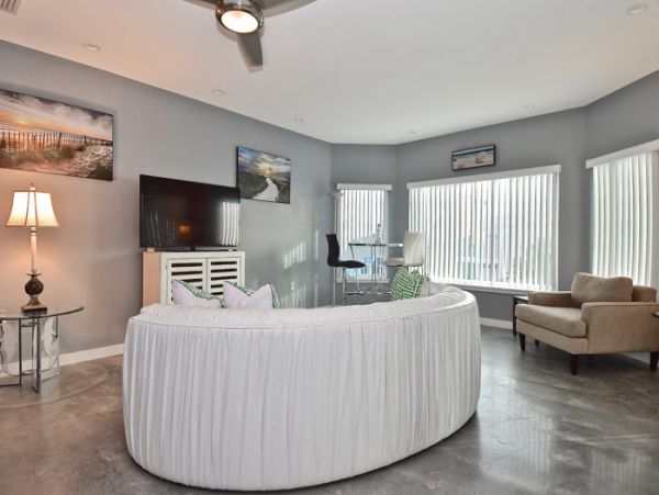 Partial Views Siesta Key Vacation Condo Sleeps 11 Guests