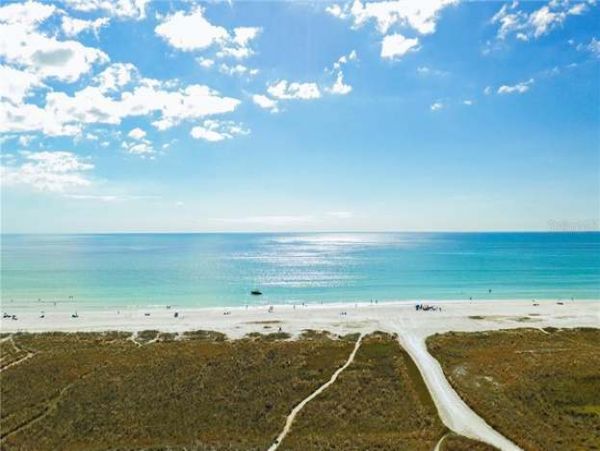 Partial Views Siesta Key Vacation Condo Sleeps 11 Guests