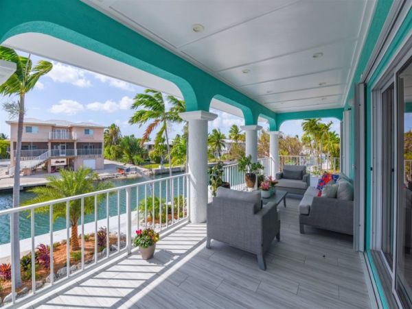 3 Bedroom Canal Front Home With Pool In Lower Sugarloaf Key