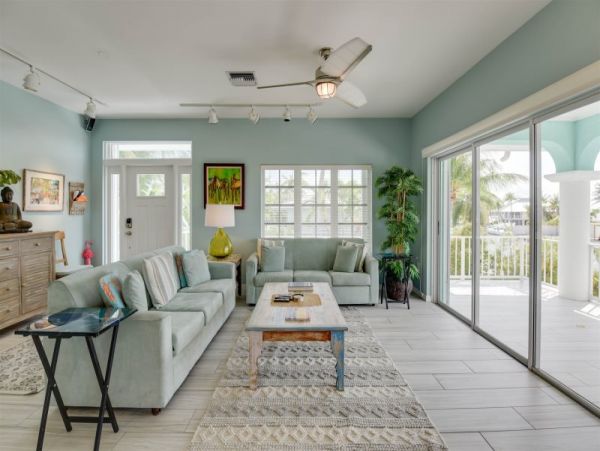 3 Bedroom Canal Front Home With Pool In Lower Sugarloaf Key