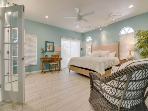 3 Bedroom Canal Front Home With Pool In Lower Sugarloaf Key