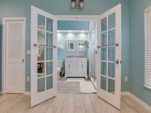3 Bedroom Canal Front Home With Pool In Lower Sugarloaf Key
