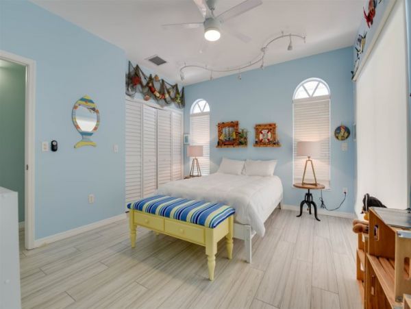3 Bedroom Canal Front Home With Pool In Lower Sugarloaf Key