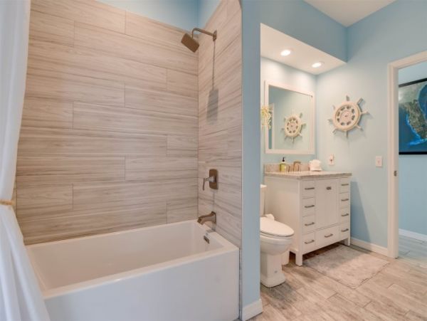 3 Bedroom Canal Front Home With Pool In Lower Sugarloaf Key