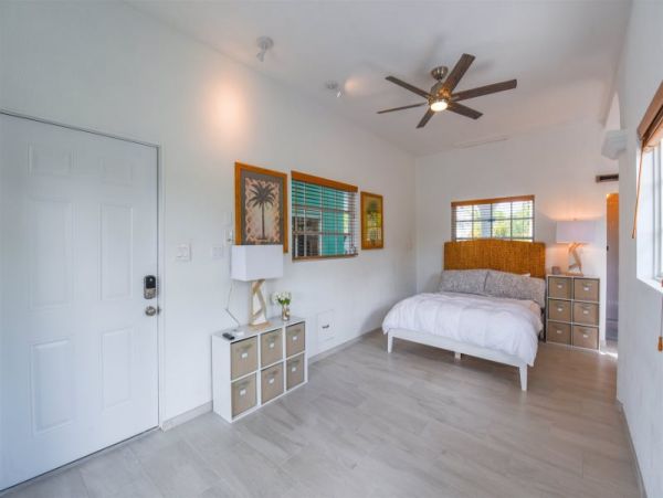 3 Bedroom Canal Front Home With Pool In Lower Sugarloaf Key