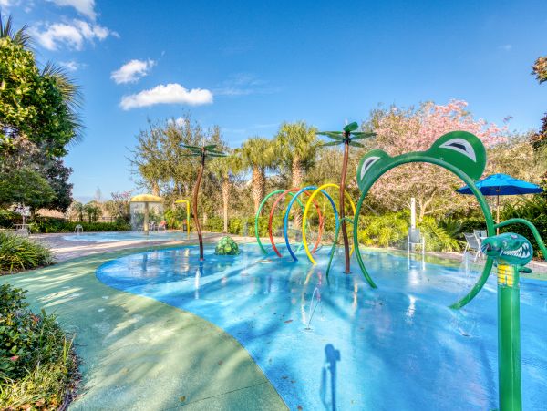 Three Bedroom Davenport Vacation Condo Communal Pool