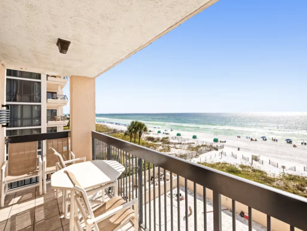 Destin Lovely Beach Front