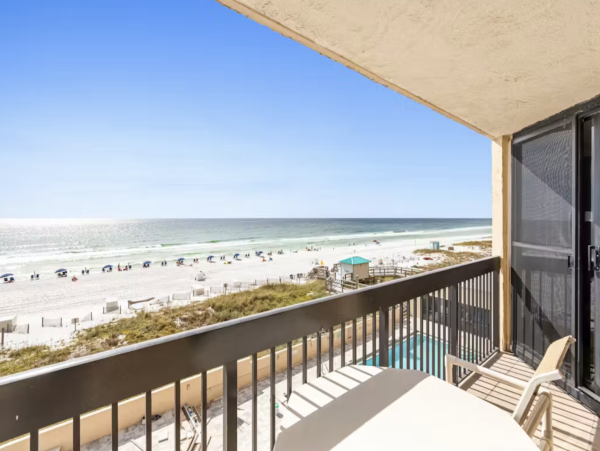 Destin Lovely Beach Front