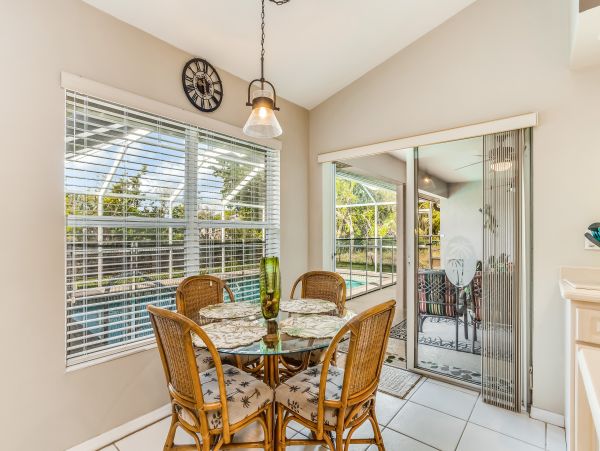 Canal front Pet friendly Drive to beach home in Cape Coral