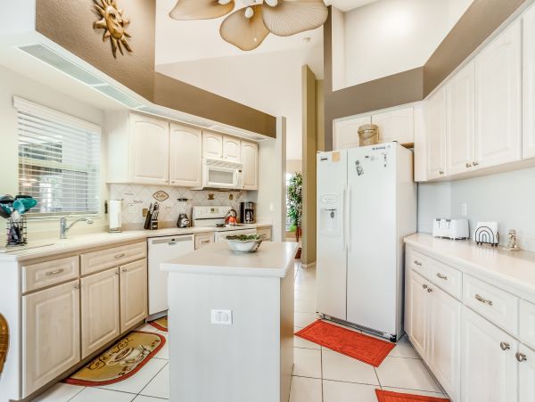 Canal front Pet friendly Drive to beach home in Cape Coral