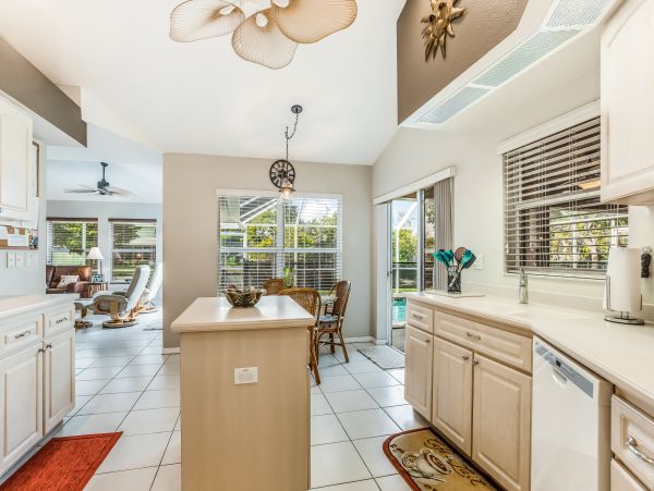 Canal front Pet friendly Drive to beach home in Cape Coral