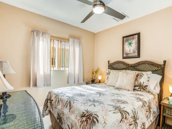 Canal front Pet friendly Drive to beach home in Cape Coral