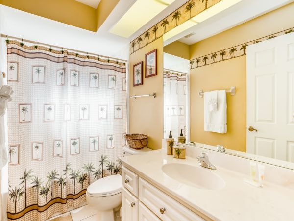Canal front Pet friendly Drive to beach home in Cape Coral