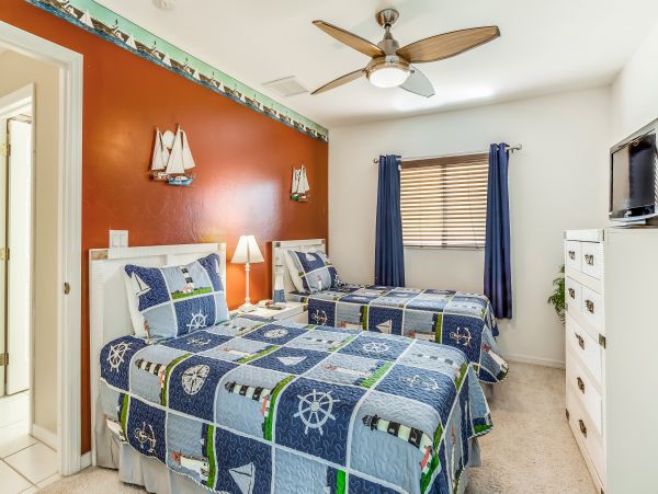 Canal front Pet friendly Drive to beach home in Cape Coral