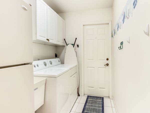 Canal front Pet friendly Drive to beach home in Cape Coral