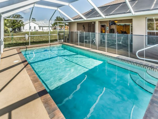 Canal front Pet friendly Drive to beach home in Cape Coral