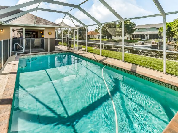 Canal front Pet friendly Drive to beach home in Cape Coral