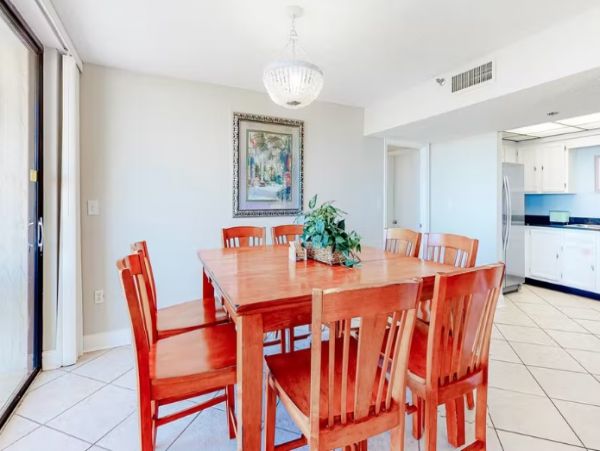 Destin Vacation 2 Bedroom Condo with Private Balcony