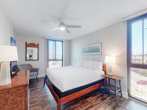 Destin Vacation 2 Bedroom Condo with Private Balcony