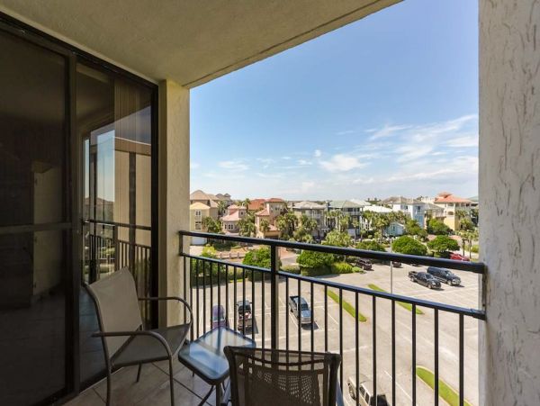Destin Vacation 2 Bedroom Condo with Private Balcony