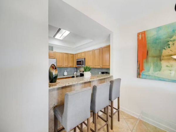 Miramar Beach 2 Bedroom Vacation Condo with Beach View