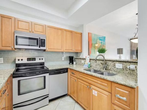 Miramar Beach 2 Bedroom Vacation Condo with Beach View