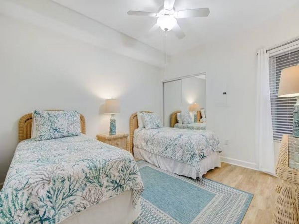 Miramar Beach 2 Bedroom Vacation Condo with Beach View