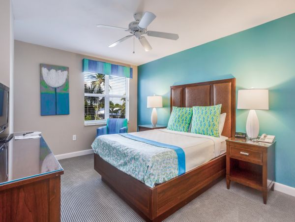 Beautiful Fort Myers Vacation Condo Located on Beach & Pool