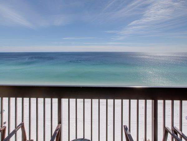 Gulf Front with balcony overlooking beach