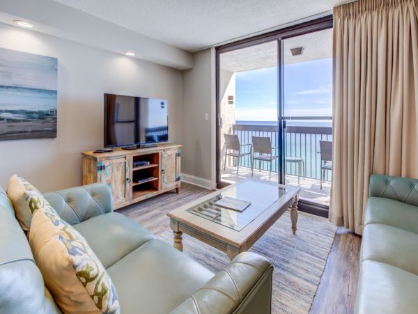 Gulf Front with balcony overlooking beach
