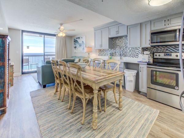 Gulf Front with balcony overlooking beach