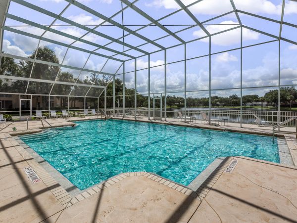 Bonita Springs Vacation Condo Sleeps 8 Guests Communal Pool