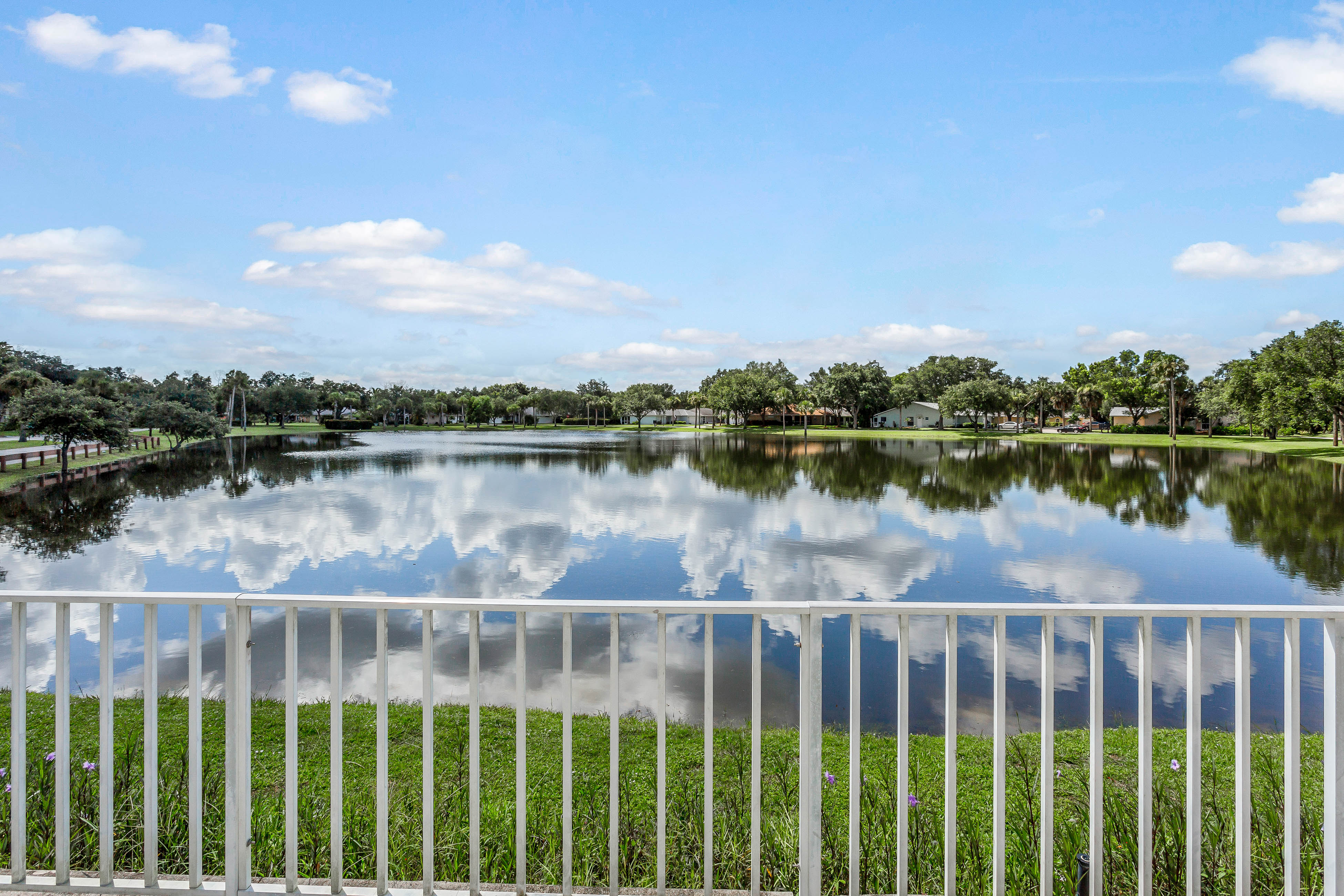 Bonita Springs Vacation Condo Sleeps 8 Guests Communal Pool