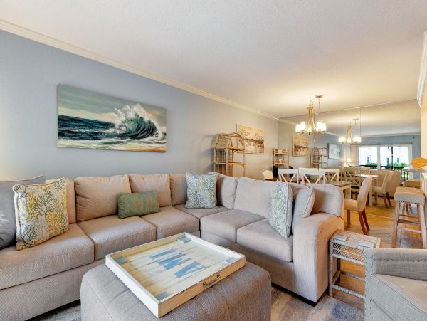 Holmes Beach Three Bedroom Vacation Condo On Beach