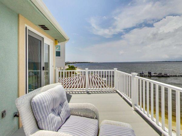 Five Bedroom Vacation Home in Navarre Beach Close to Beach
