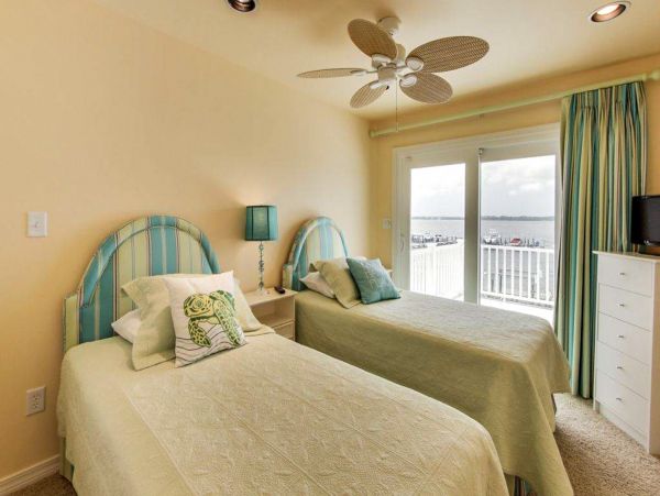 Five Bedroom Vacation Home in Navarre Beach Close to Beach