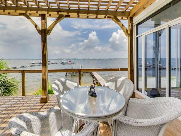 Five Bedroom Vacation Home in Navarre Beach Close to Beach