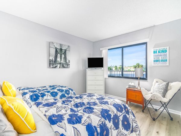 Cocoa Beach Condo 956280