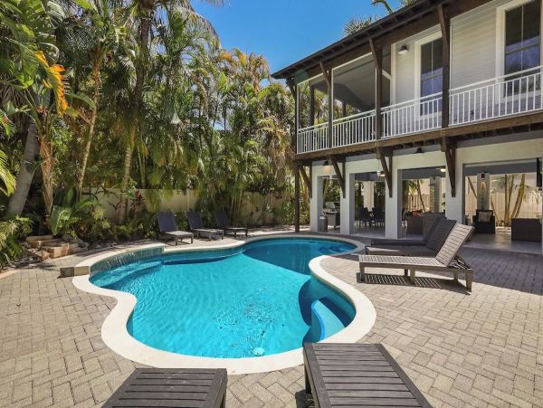 Luxury 5 Bedroom Anna Maria Vacation Pool Home
