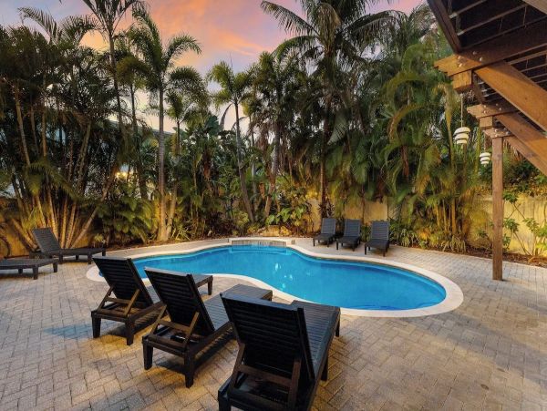 Luxury 5 Bedroom Anna Maria Vacation Pool Home