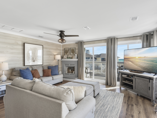 Destin Beachfront Great Four Bedroom Condo